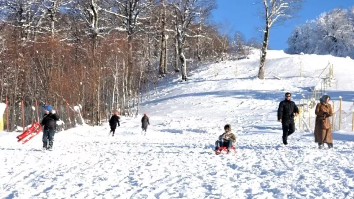 Kartepe\'de Kar Kalınlığı 15 Santime Ulaştı