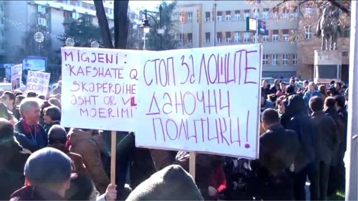 Makedonya\'da "Vergi Artışı" Protestosu