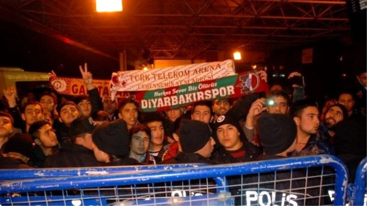 Galatasaray Kafilesi, Diyarbakır\'da