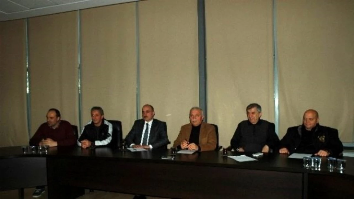 Sakaryaspor Kulüp Başkanı Selahattin Aydın\'dan Değerlendirme Toplantısı