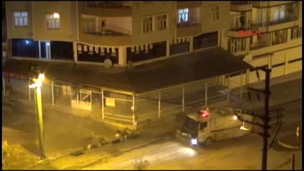 Silvan? da Göstericiler ile Polis Arasında İlginç Diyalog