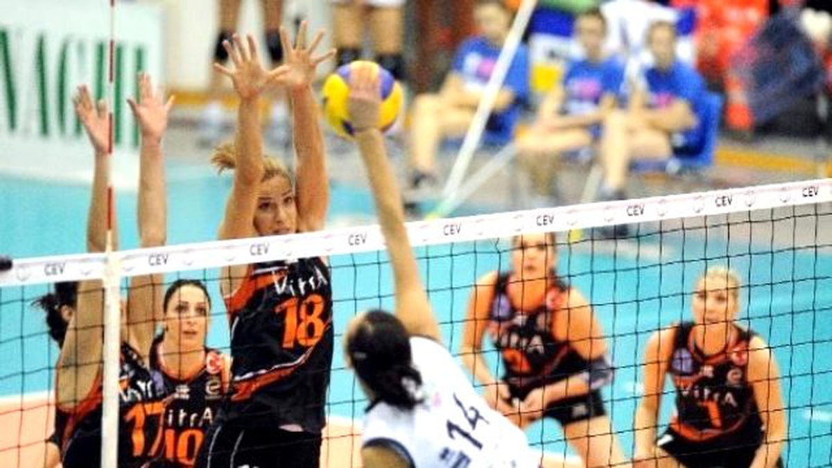 Fenerbahçe, Vakıfbank ve Eczacıbaşı Tura Yakın