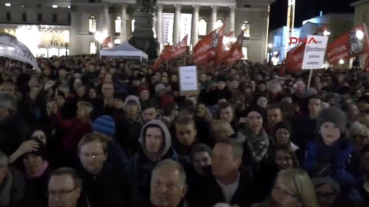 Binlerce Münihli, Pegida\'yı Protesto Etti