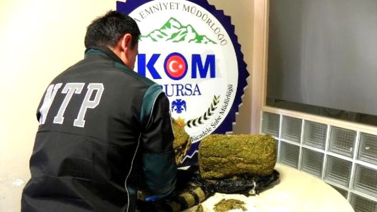 Bursa\'da 8 Kilo 250 Gram Esrar Ele Geçirildi