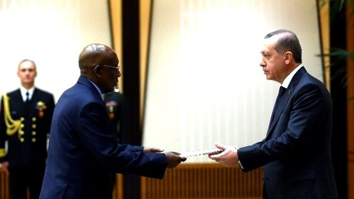 Cumhurbaşkanı Erdoğan, Çad Büyükelçisi Moussa Outman\'ı Kabul Etti