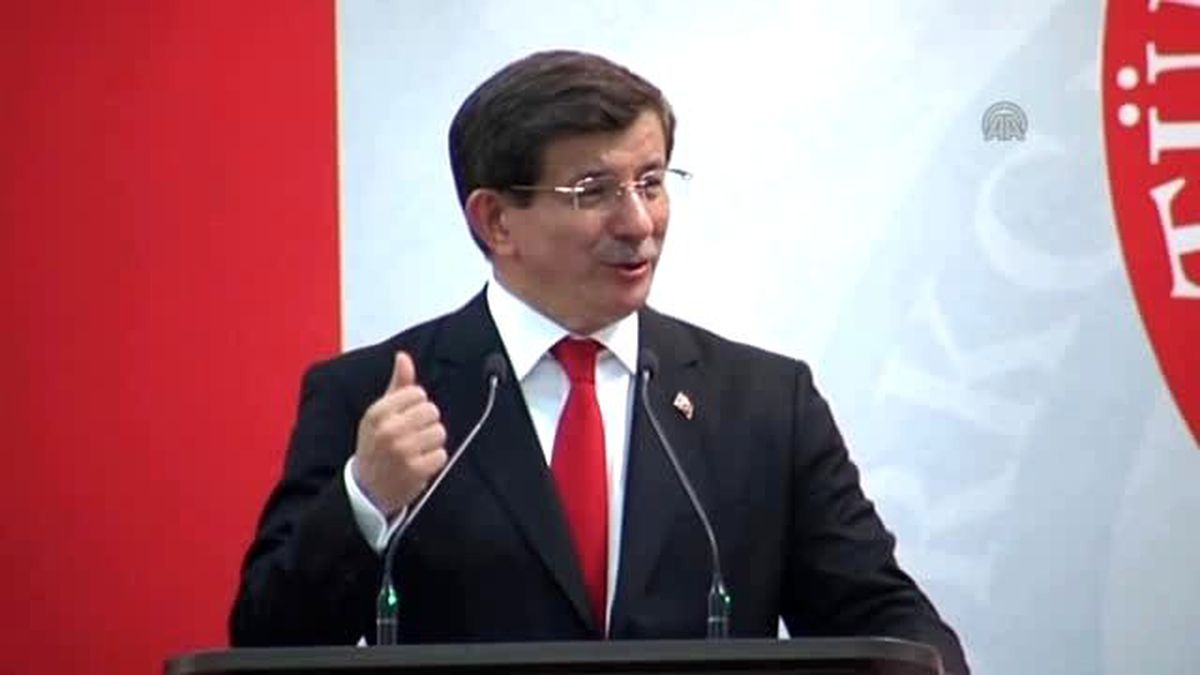 Davutoğlu: 'Makedonya'da Her Haneye Kuran, Bayrak ve Türkçe Sözlük Hediye'