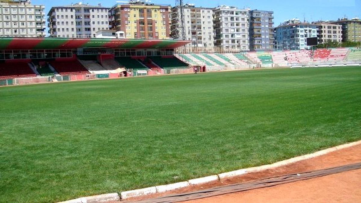 Diyarbakır\'da İstiklal Marşı\'na Saygısızlık
