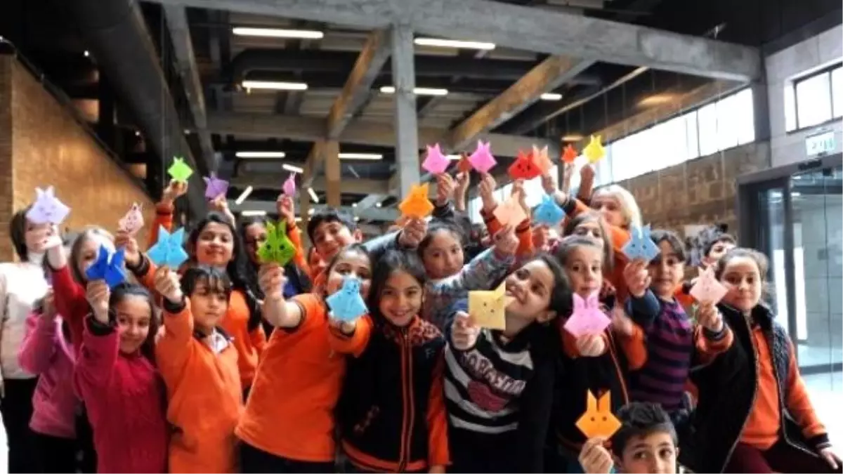 İlkokul Ögrencileri Üniversitede Origami Ögrendi