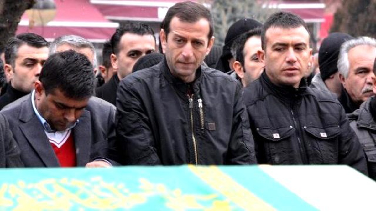 Kayseri\'de Otomobilin Çarptığı Kadın Memur, Çalıştığı Hastanede Öldü (2)
