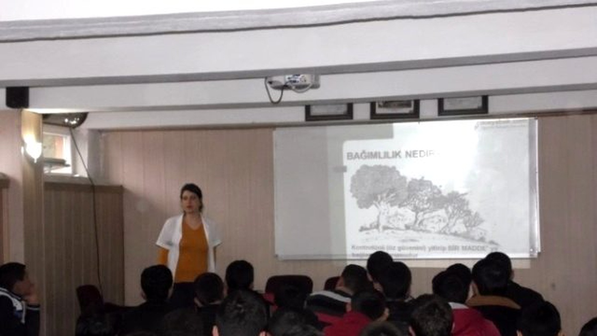 Korkuteli\'nde Öğrencilere Tütün ve Zararları Anlatıldı