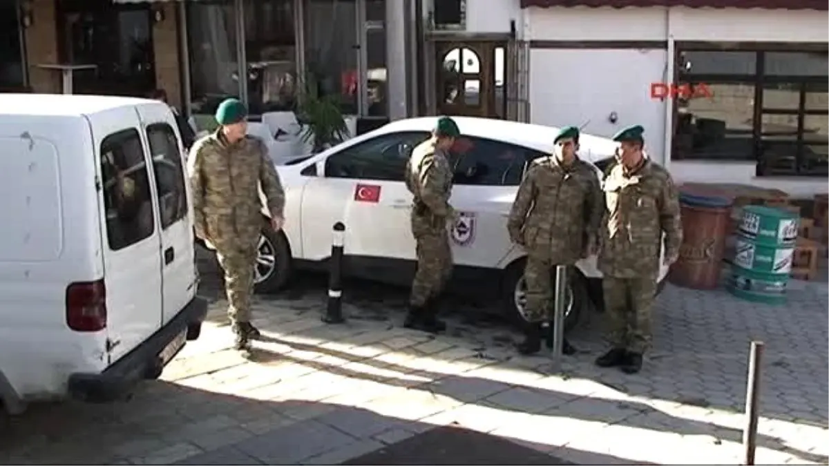 Kosova\'da Görev Yapan Türk Askeri Zihinsel Engelli ve Aile İçi Şiddet Gören Çocuklara Yılbaşı...