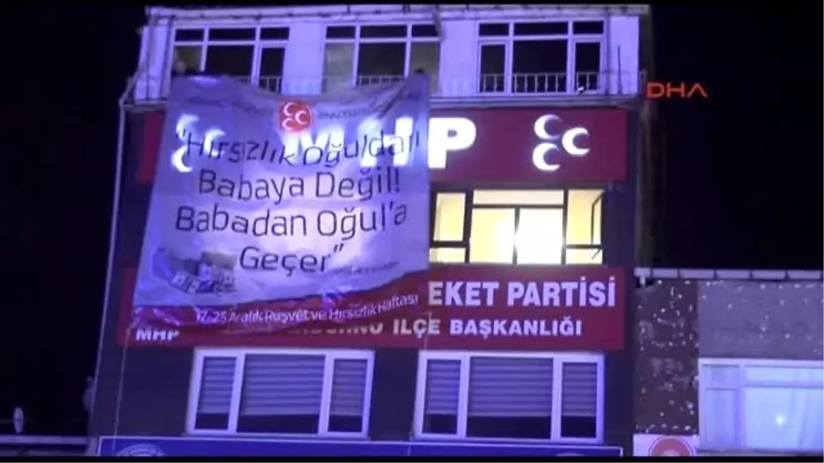 MHP\'den Pankartlı Tepki...