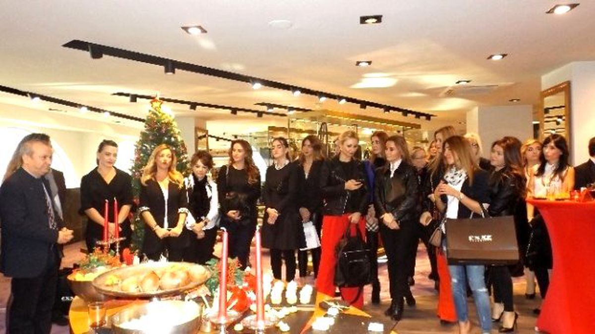 Otistik Çocuklar İçin Forma ve Tişört Sattılar