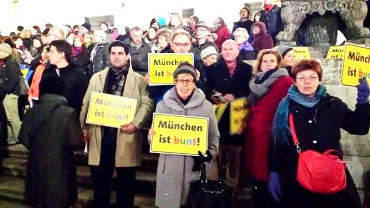 Sağduyulu Almanlar İslam Karşıtlığını Protesto Etti