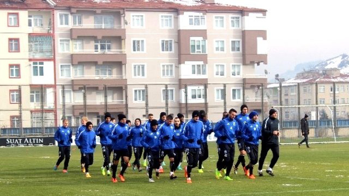 Suat Altın İnşaat Kayseri Erciyesspor, İstanbul Başakşehir\'e Bileniyor