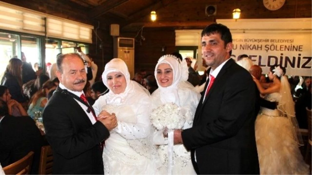 Aydın Büyükşehir 22 Çifti Evlendirdi