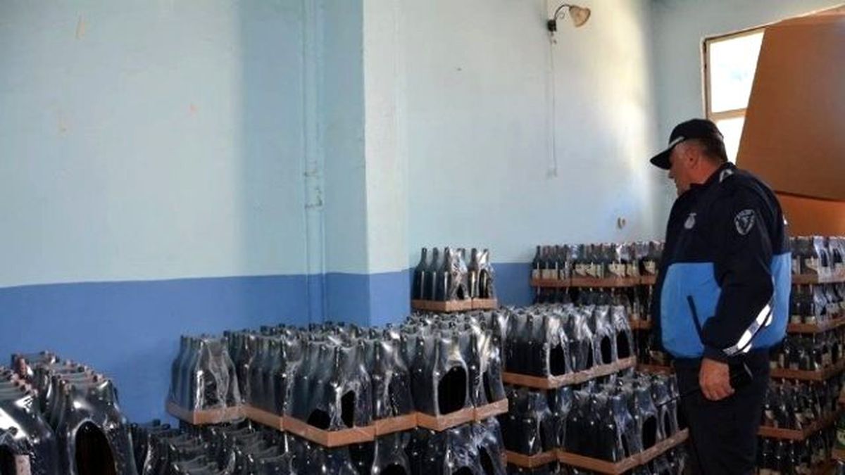 Aydın\'da 10 Bin Şişe Kaçak İçki Ele Geçirildi