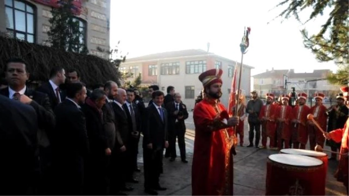Başbakan Davutoğlu\'ndan Bereket Duası (3)