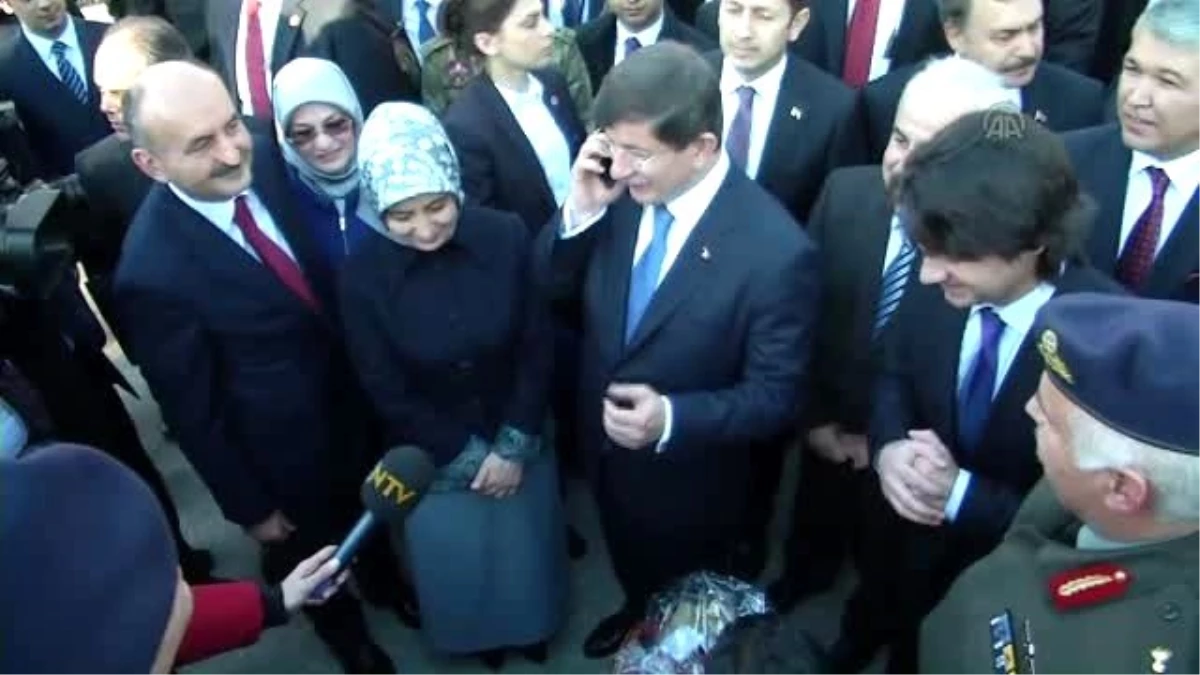 Başbakan Davutoğlu, Yunanistan Başbakanı Samaras ile Telefon Görüşmesi Yaptı