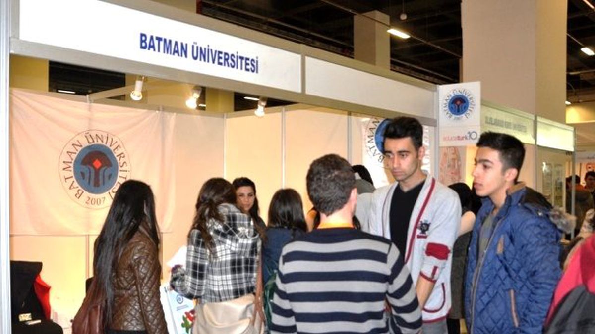 Batman Üniversitesi Tanıtım Standı İlgi Görüyor