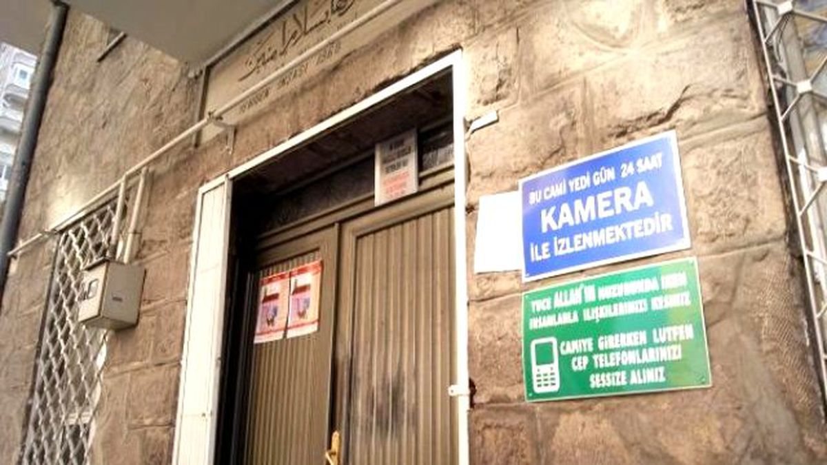Camide Tabelalı Cep Telefonu Ayırısı