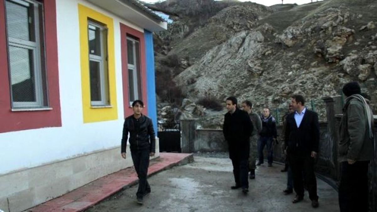 Dağ Başına Modern Okul