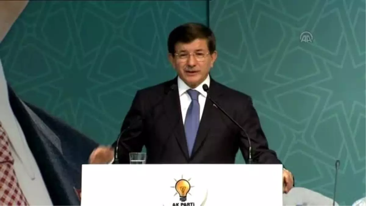 Davutoğlu: "Yanlış Yerde Durmaktansa, Başı Dik, Yalnız Durmayı Tercih Ederiz"