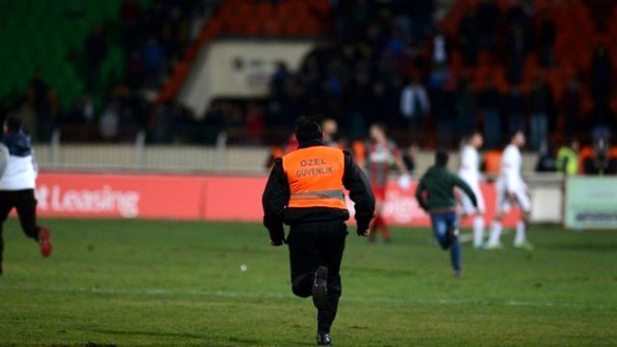 Diyarbakır-Galatasaray Maçı Sonrası Soyunma Odası Karıştı