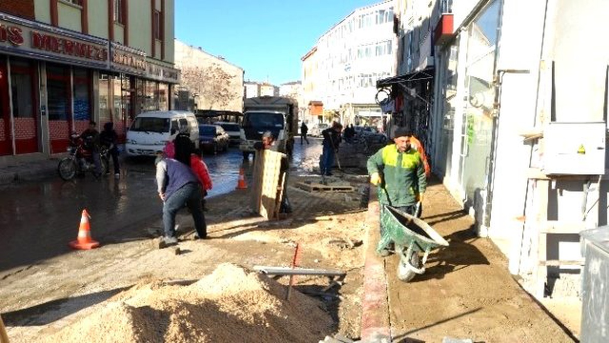 Ereğli\'deki Kaldırım Çalışmaları Devam Ediyor