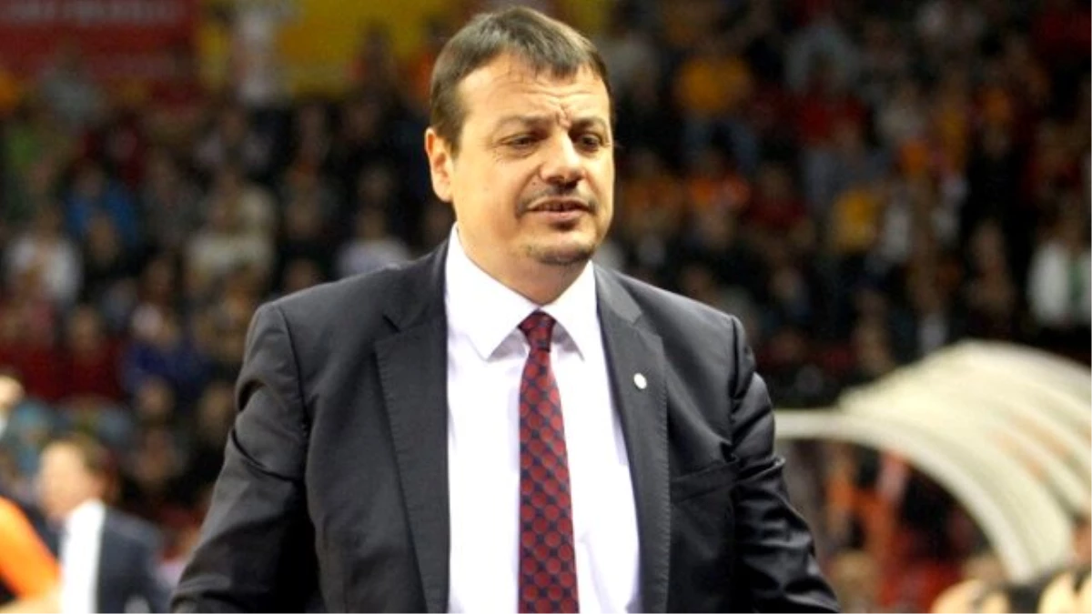 Ergin Ataman, KSK Maçında Çileden Çıktı, Taktik Tahtasını Fırlattı