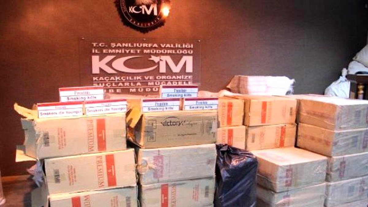 Kamyon Kasasında 50 Bin Paket Kaçak Sigara Ele Geçti