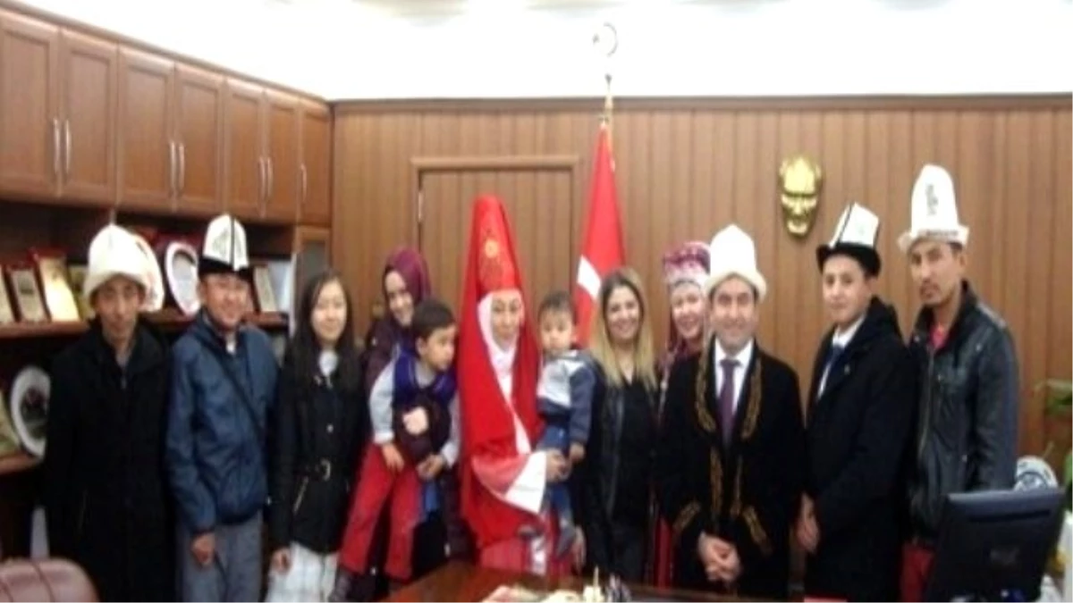 Kırgızlardan Kaymakam Nesim Babahanoğlu\'na Ziyaret