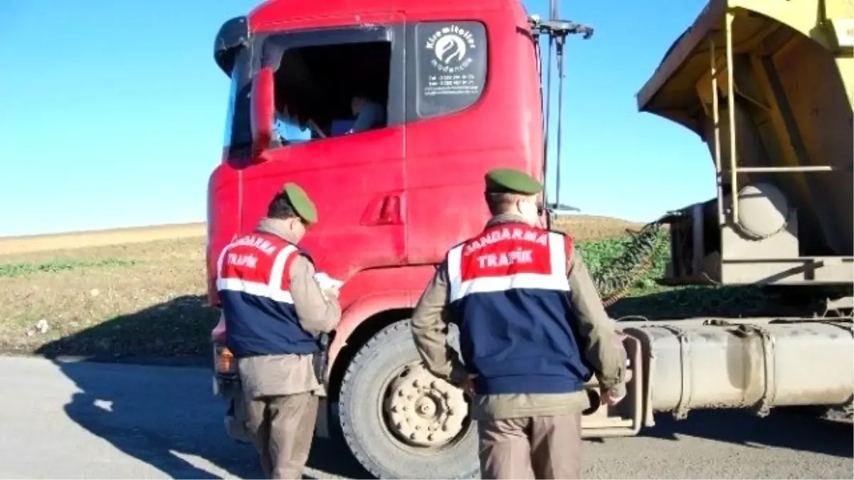 Malkara Jandarması Kış Lastiği ve Tonaj Uygulaması Yaptı