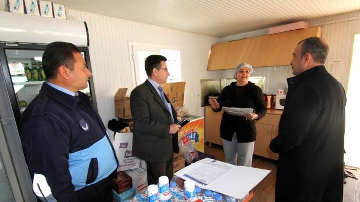 Menderes\'te Okul Kantinleri Denetleniyor