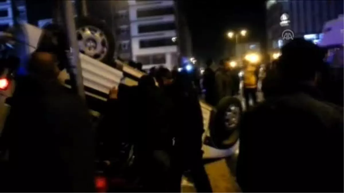 Polis Aracı Devrildi: 3 Yaralı