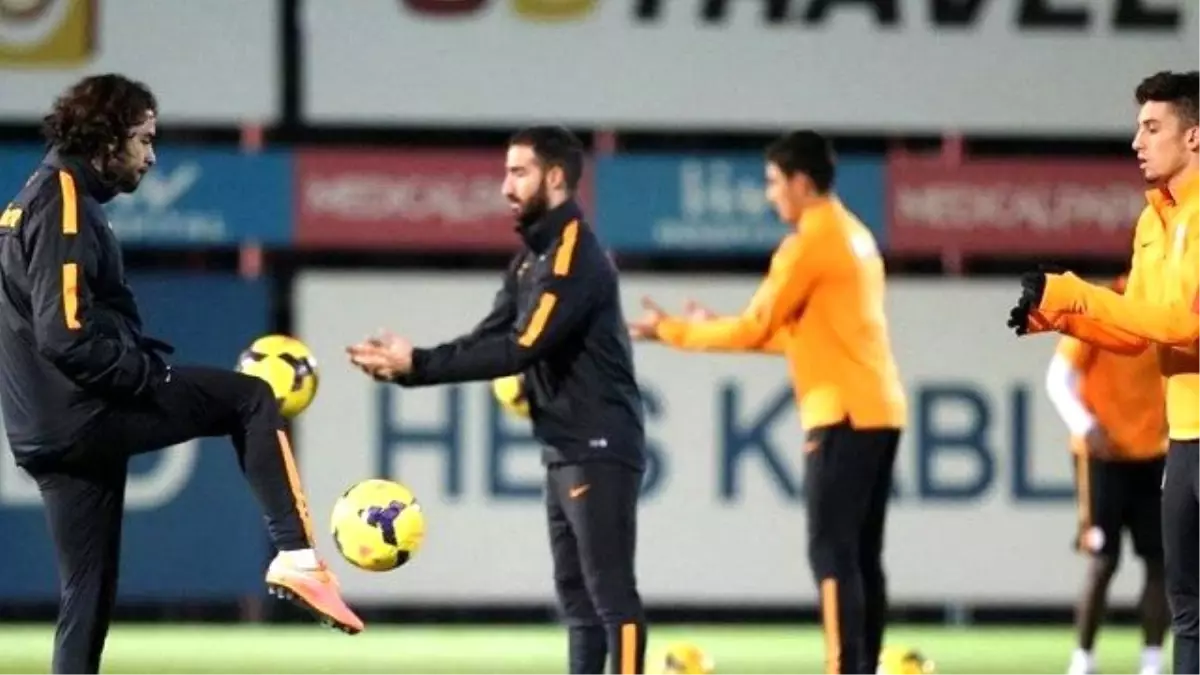 Sneijder ve Chedjou\'da Son Durum...