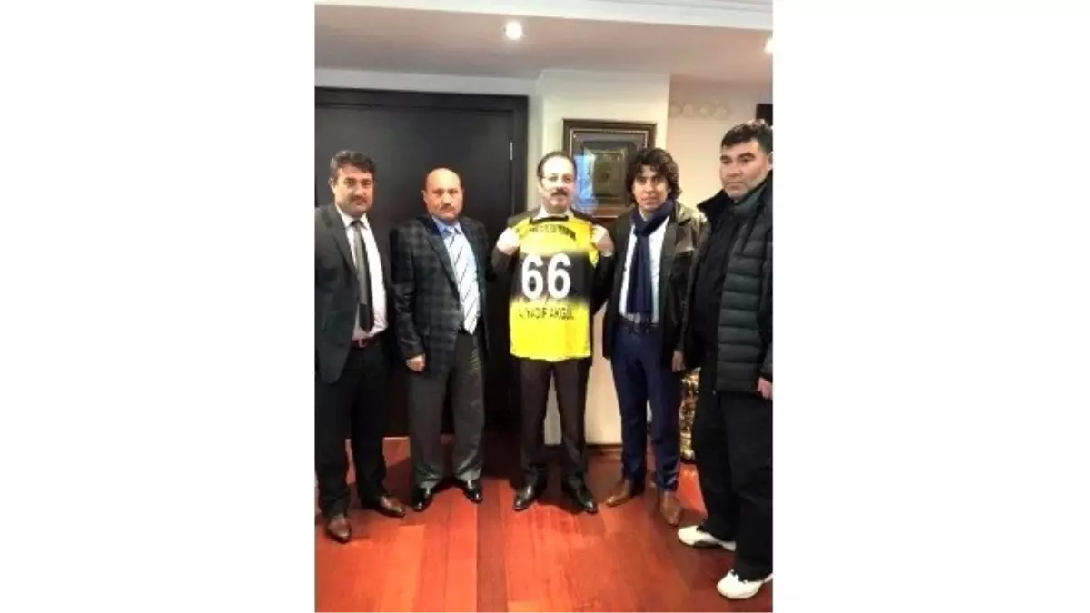 Abdulkadir Akgül\'den Sorgun Belediyespor\'a Destek