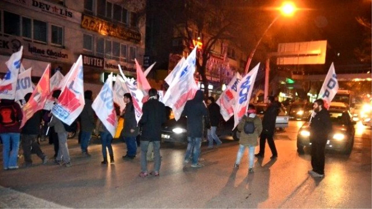 Trafiği Kapatan Gruba Polis Müdahalesi