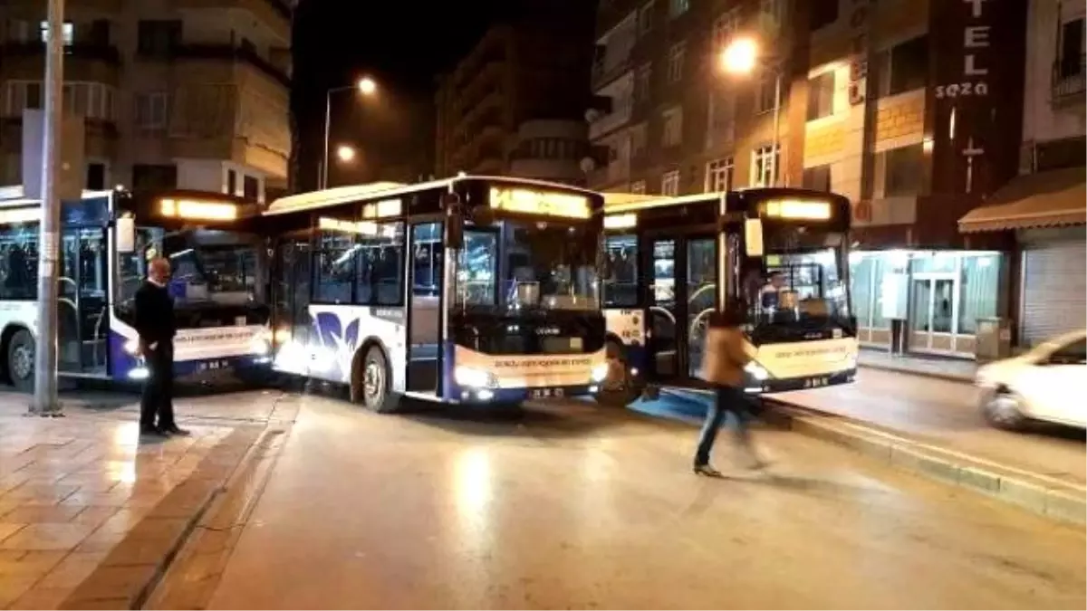 Denizli\'de Yolu Paylaşamayınca Kaza Yaptılar