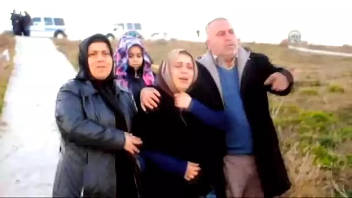 Acılı Anne, Kızının Mezarına da Polis Nezaretinde Gelebildi