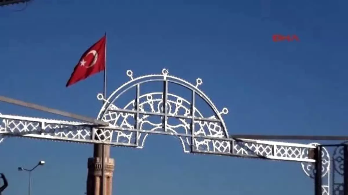 Antalya\'ya Nişantaşı Tarzı Yılbaşı Süslemesi