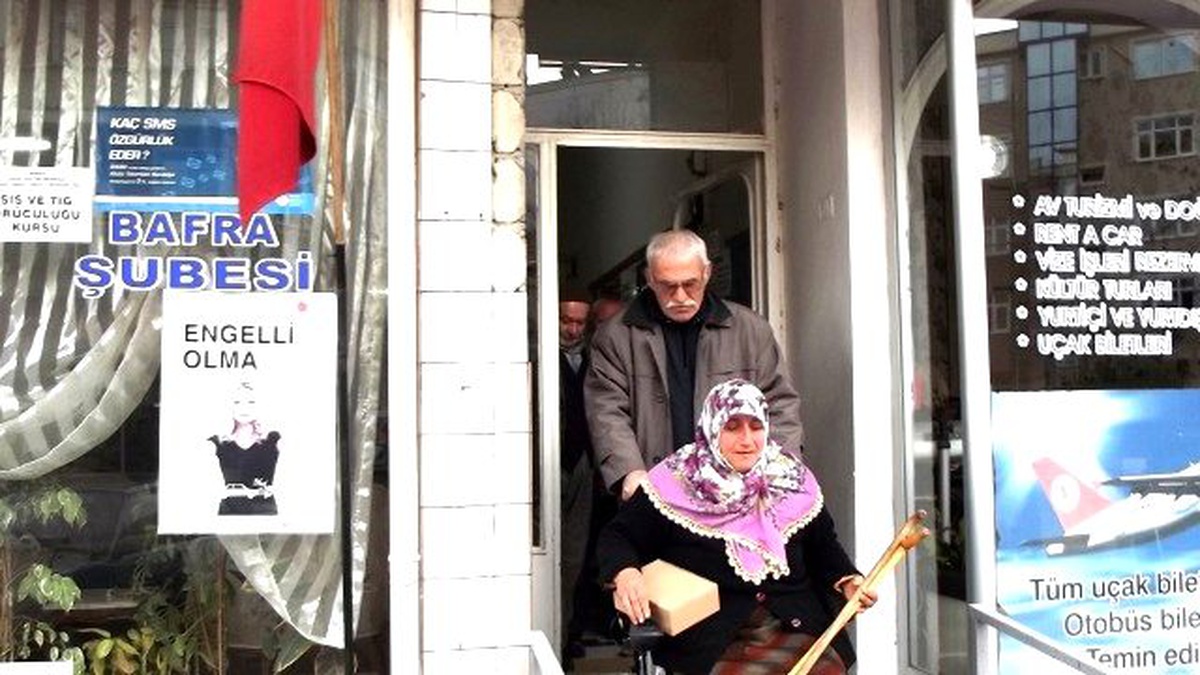 Peugeot Gönüllülerinden 12 Akülü Tekerlekli Sandalye Bağışı