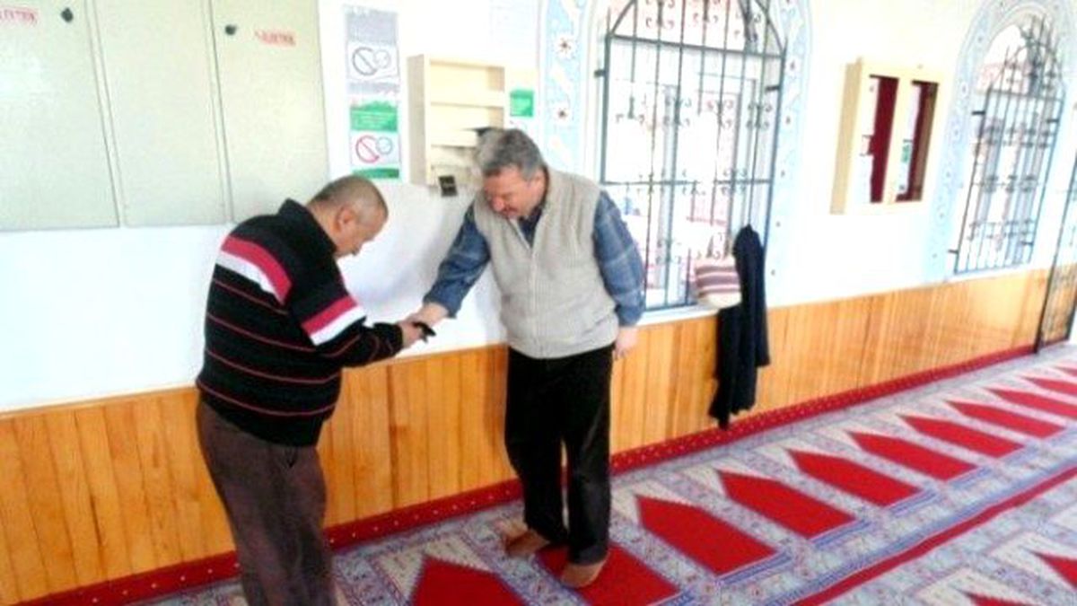 Camilerde \'Askıda Çorap\' Projesi Uygulanmaya Başlandı