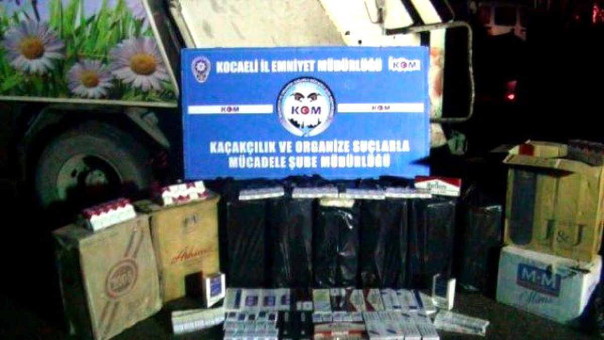 Çöp Kamyonunda 95 Bin Paket Kaçak Sigara Ele Geçirildi