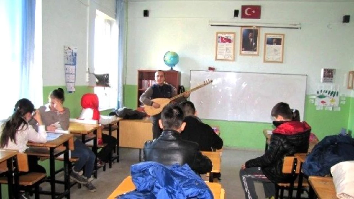 Cumhuriyet Ortaokulunda Türk Halk Müziği Kursu Açıldı