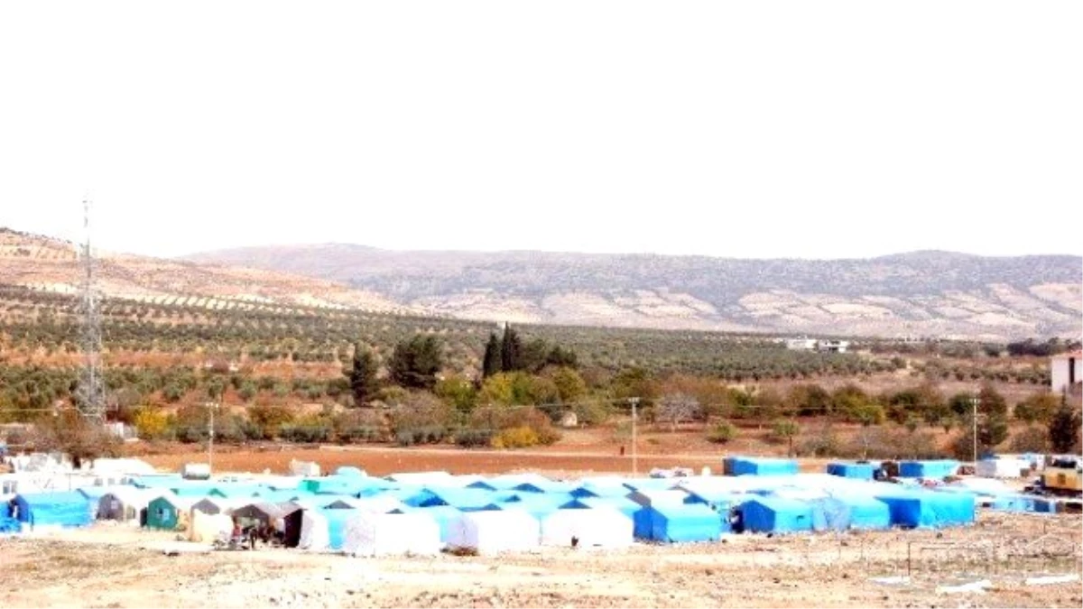 Karataş Semtindeki Suriyelilerin Çadırlarının Kaldırılması İsteniyor