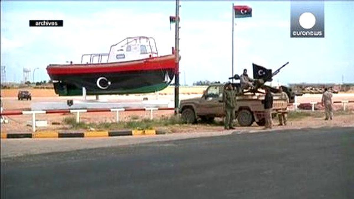Libya\'da Petrol Limanı Vuruldu