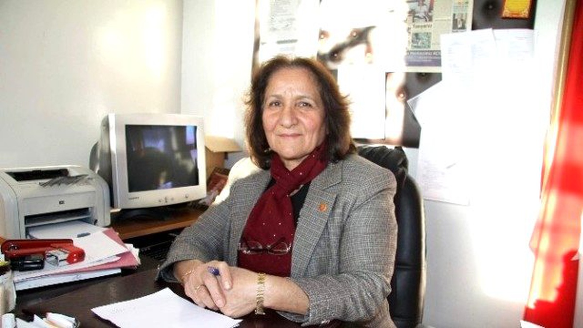 Muhtar Teyze Her Dili Konuşuyor