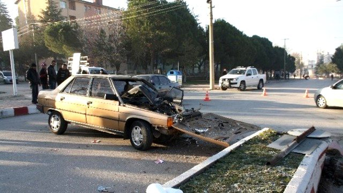 Staja Giden Öğrenciler Kaza Yaptı: 1\'i Ağır, 4 Yaralı