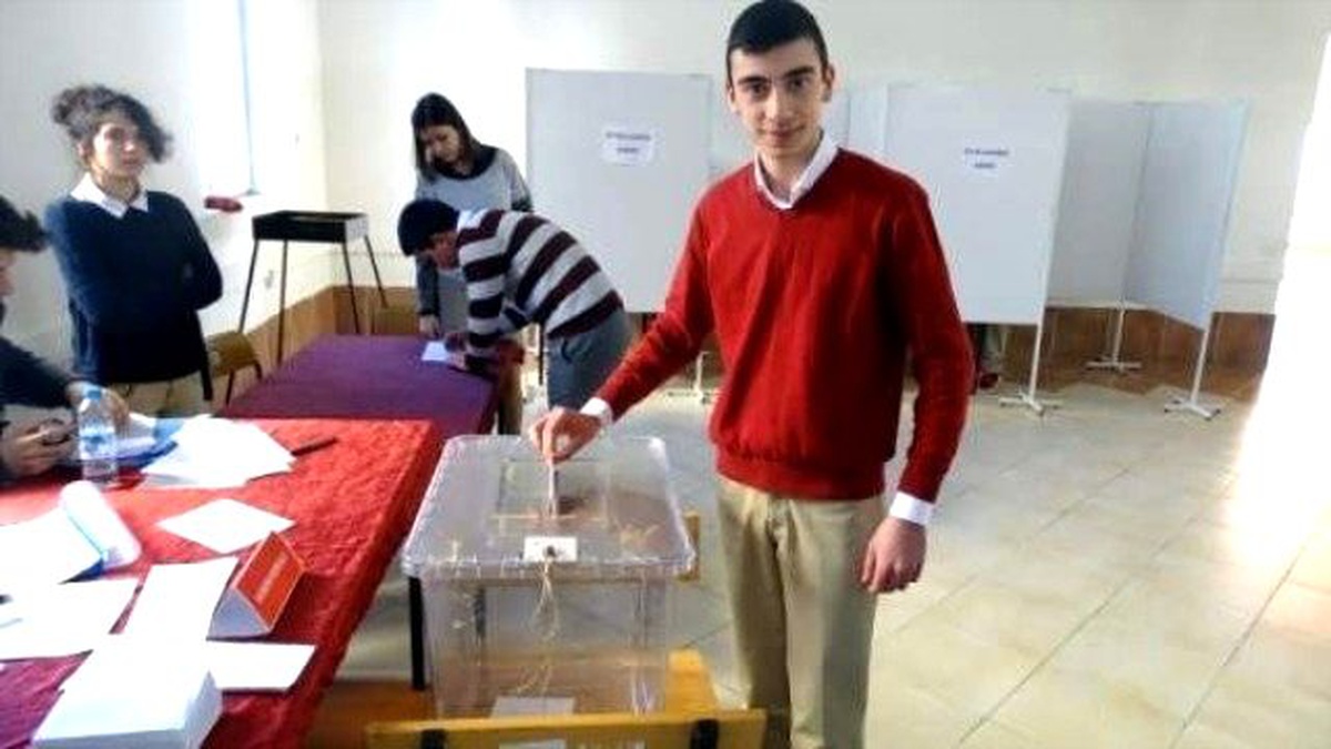 Talat Alparslan Dinçer, Kütahya İl Öğrenci Meclisi Başkanı Oldu